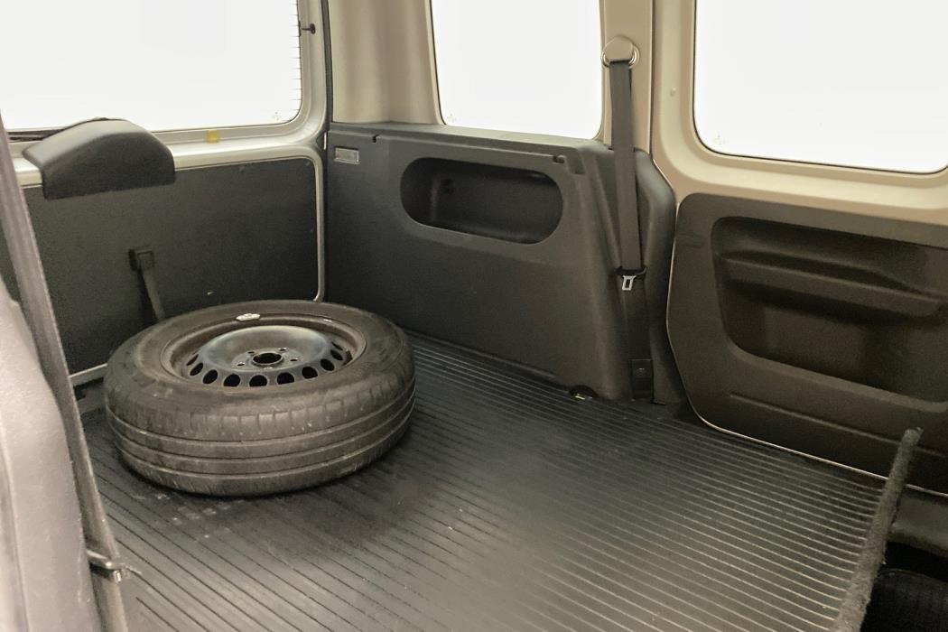 VOLKSWAGEN Caddy 2012