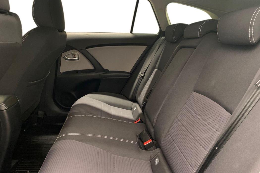 TOYOTA Avensis 2017