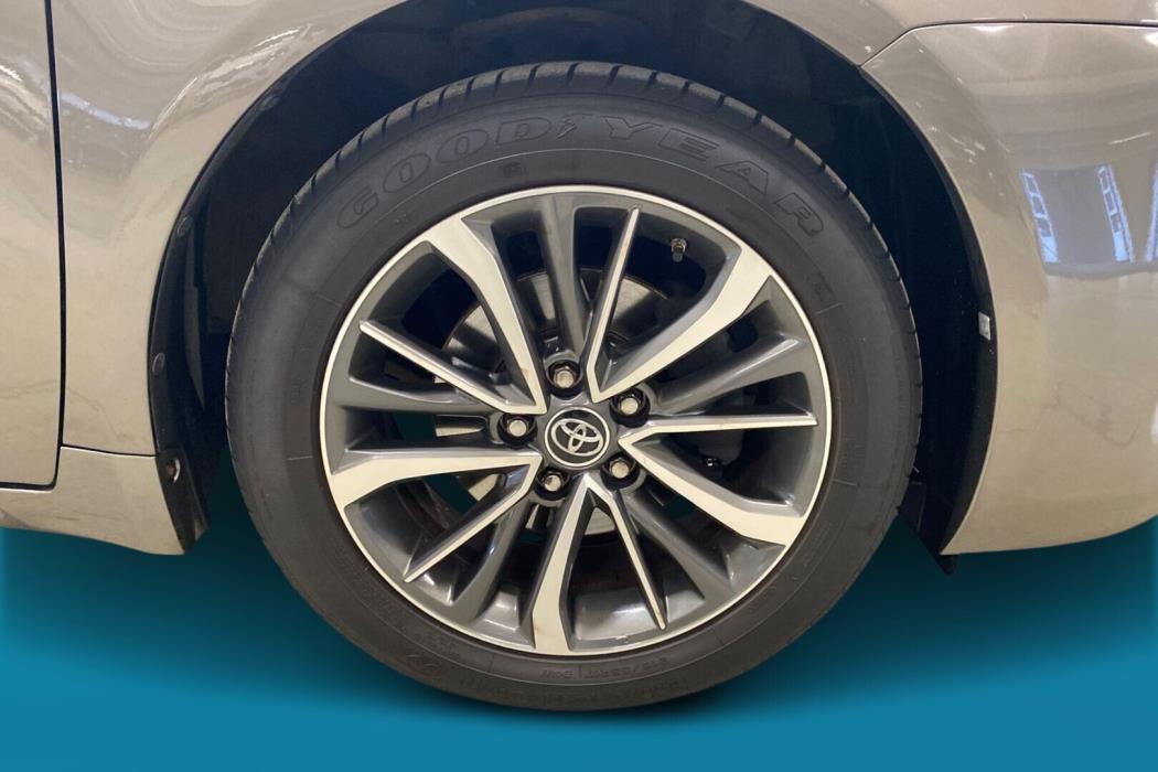 TOYOTA Avensis 2017