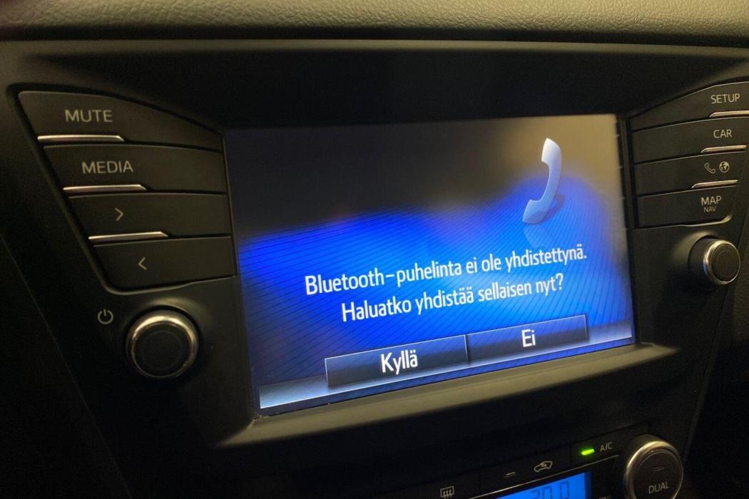 TOYOTA Avensis 2017