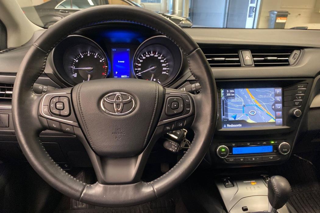 TOYOTA Avensis 2017