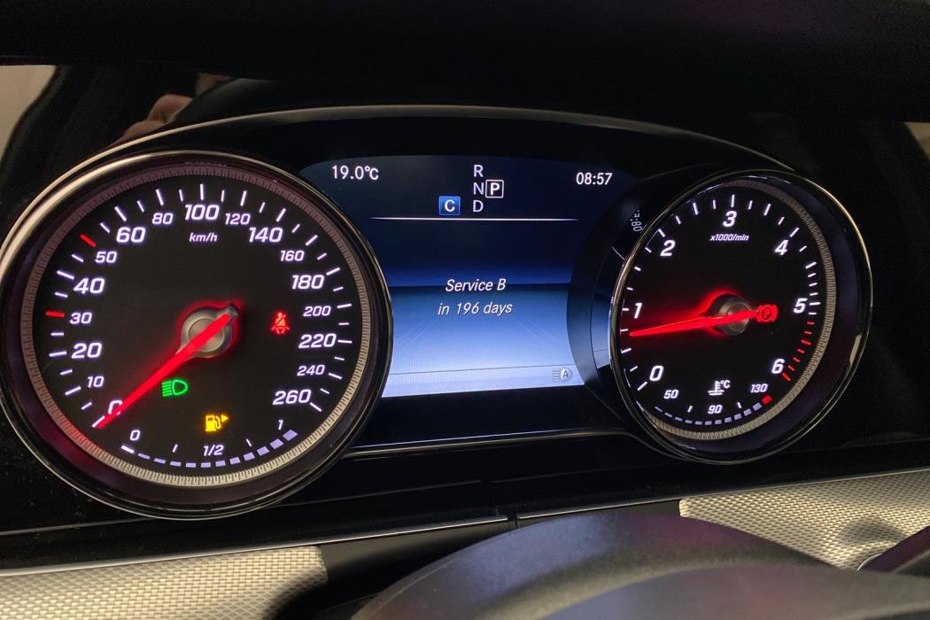 MERCEDES-BENZ E 2017