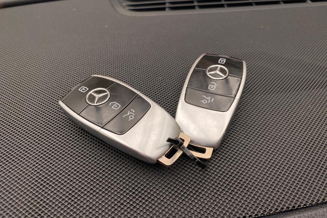 MERCEDES-BENZ E 2017