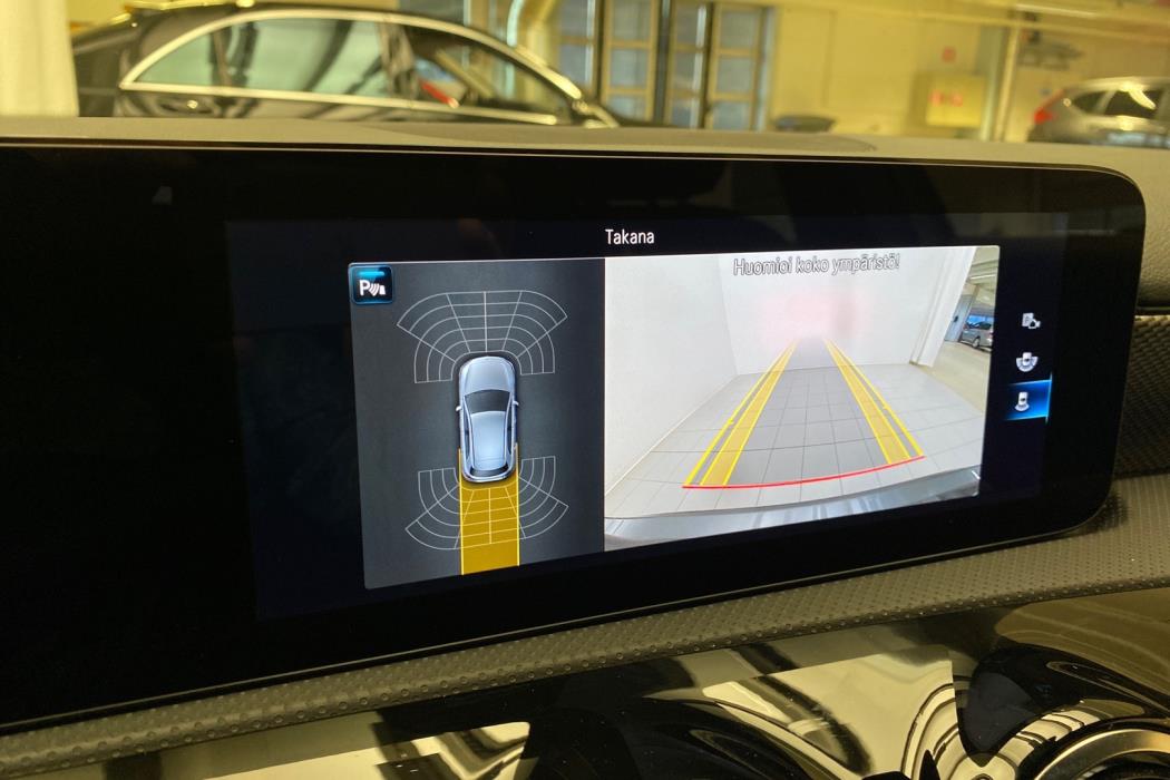 MERCEDES-BENZ A 2022