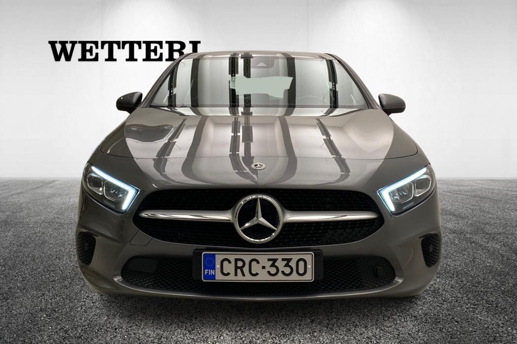 MERCEDES-BENZ A 2022