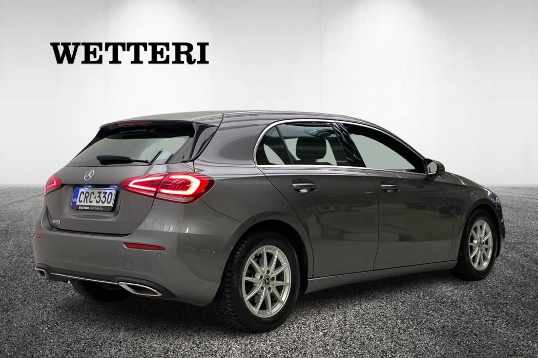 MERCEDES-BENZ A 2022