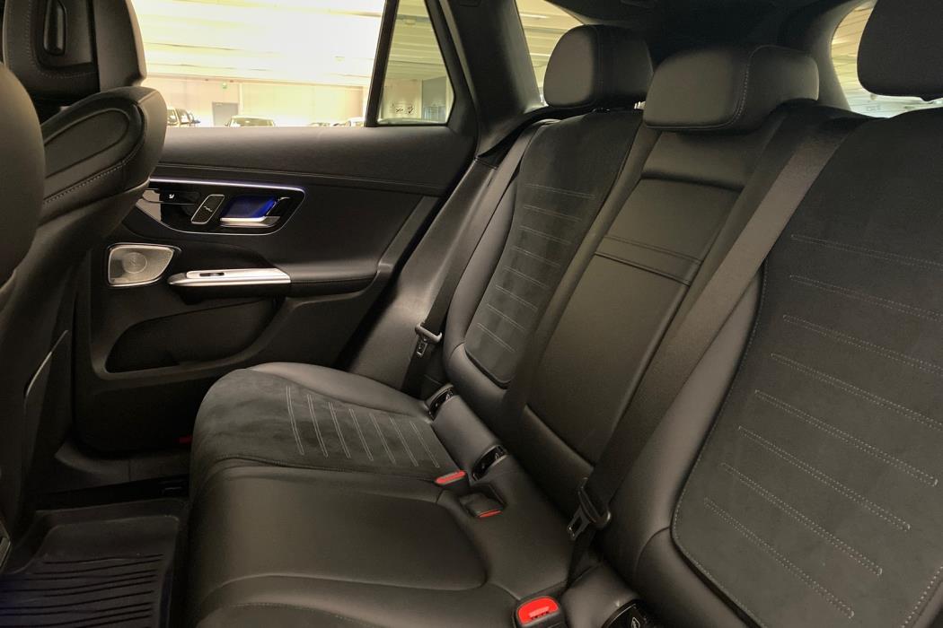 MERCEDES-BENZ GLC 2023