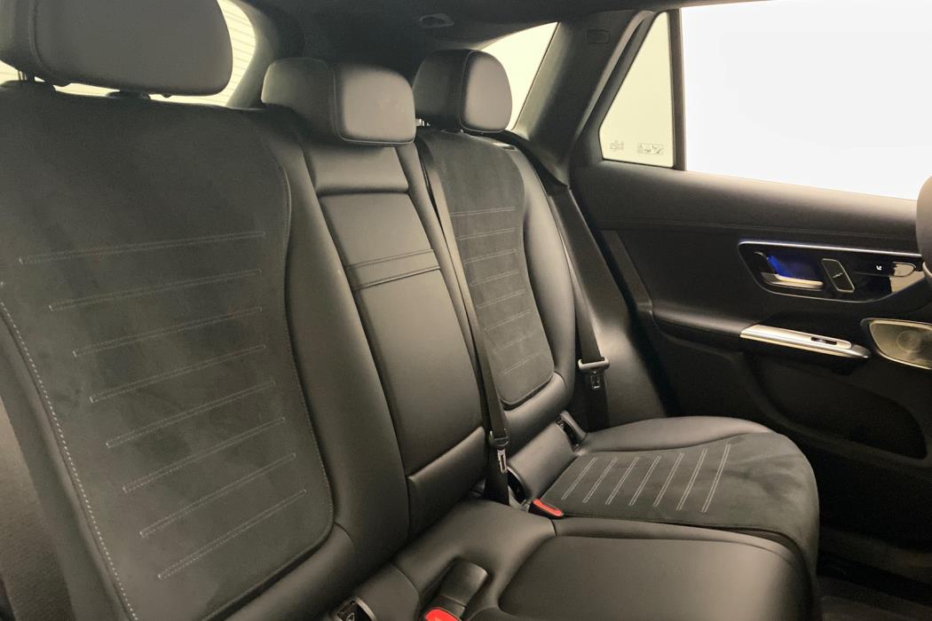 MERCEDES-BENZ GLC 2023