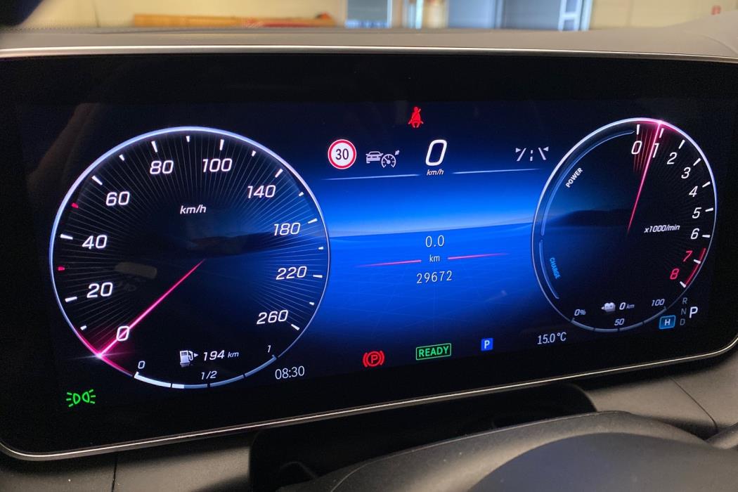 MERCEDES-BENZ GLC 2023