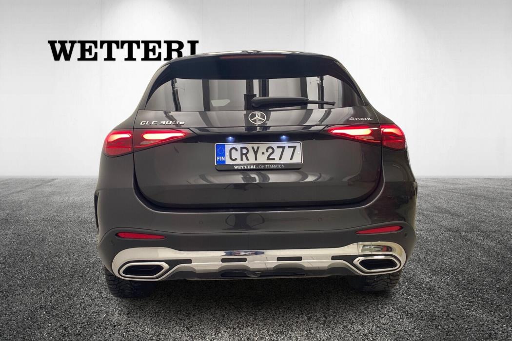 MERCEDES-BENZ GLC 2023