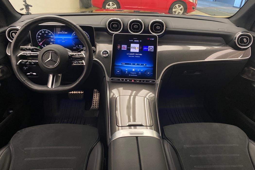 MERCEDES-BENZ GLC 2023