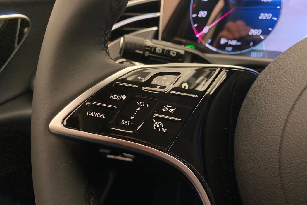 MERCEDES-BENZ E 2025