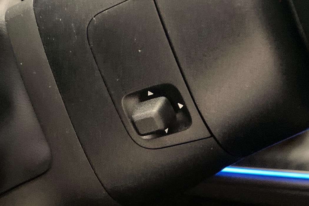 MERCEDES-BENZ E 2025