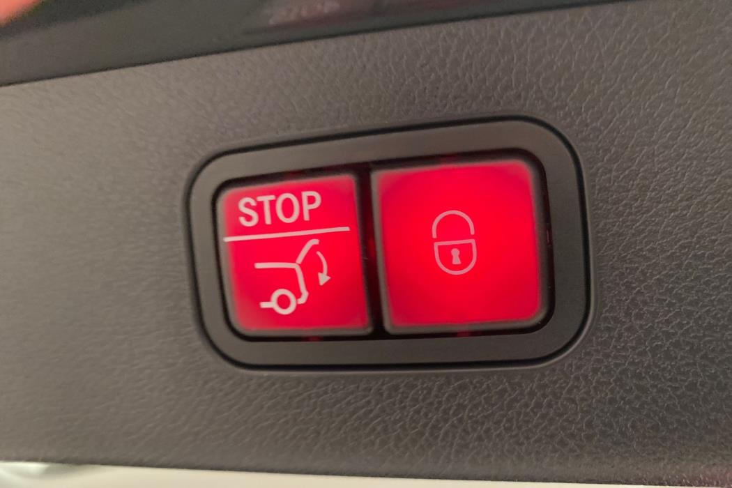 MERCEDES-BENZ E 2025