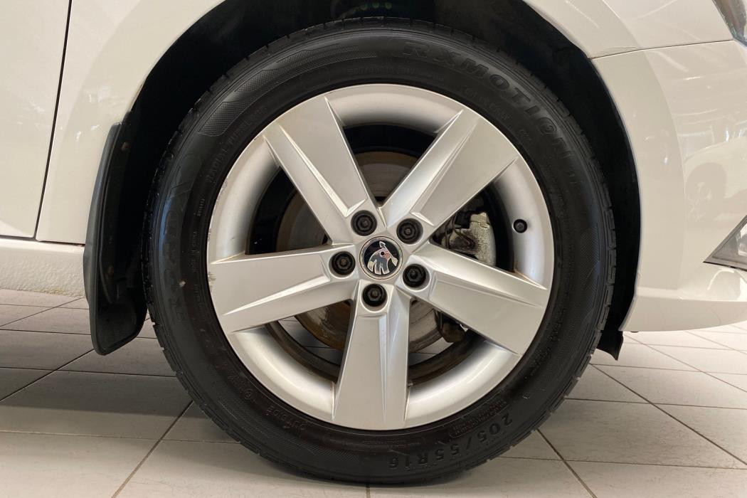 SKODA Fabia 2015