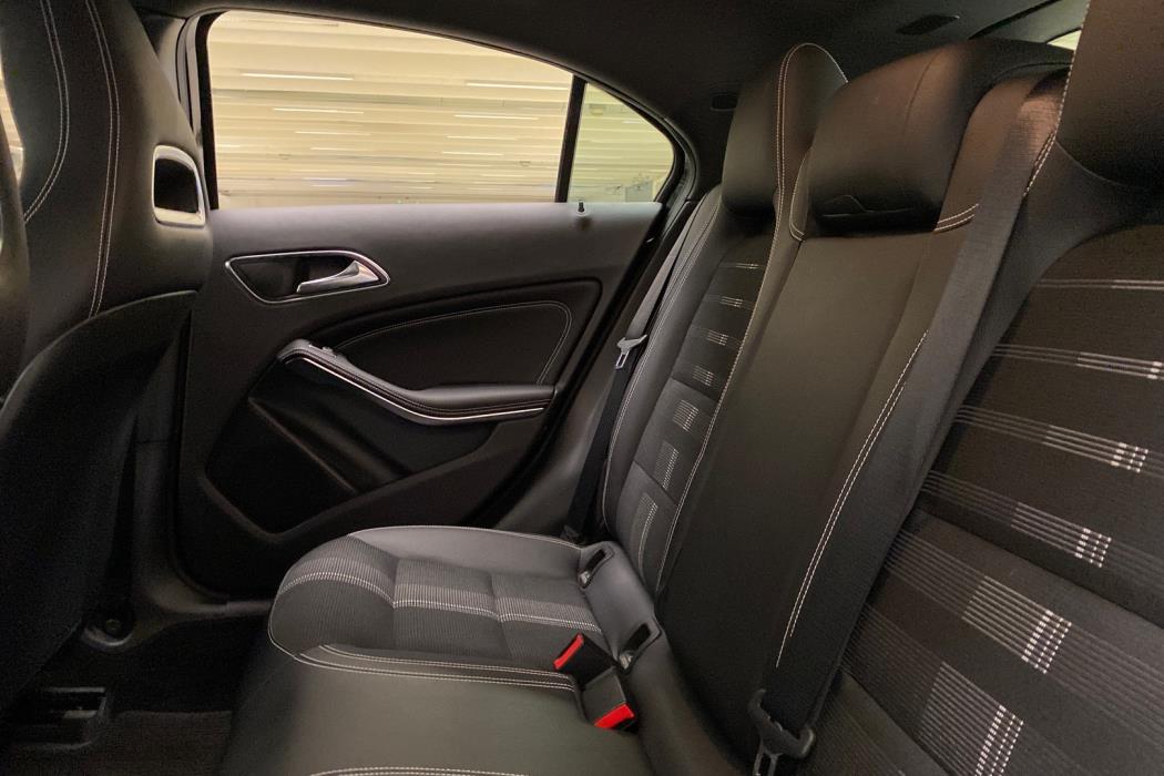 MERCEDES-BENZ A 2017