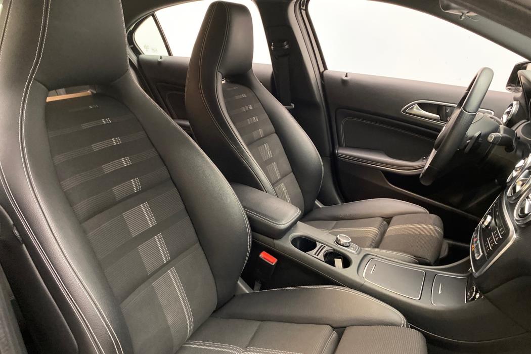 MERCEDES-BENZ A 2017