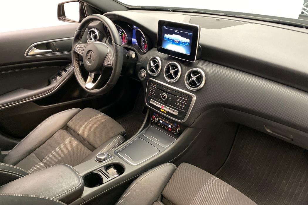 MERCEDES-BENZ A 2017