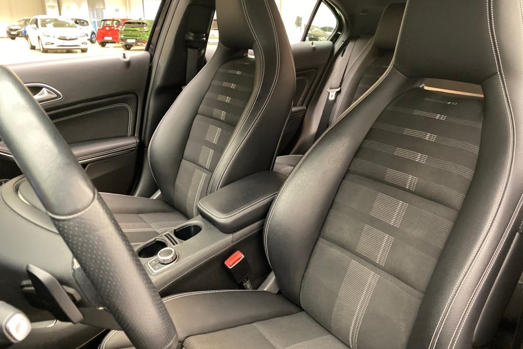 MERCEDES-BENZ A 2017