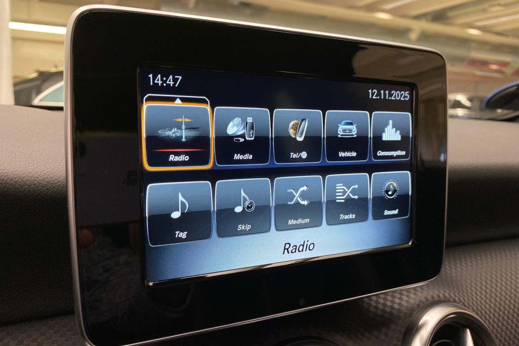 MERCEDES-BENZ A 2017