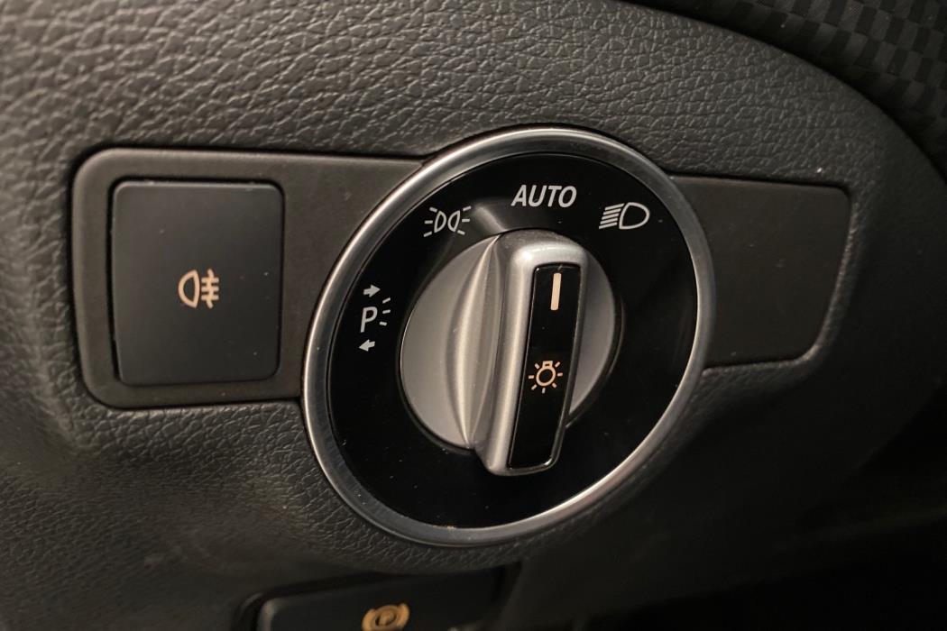 MERCEDES-BENZ A 2017