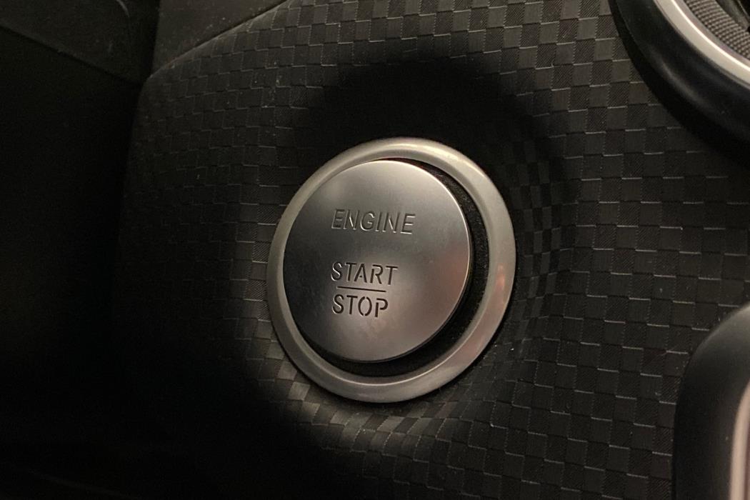 MERCEDES-BENZ A 2017