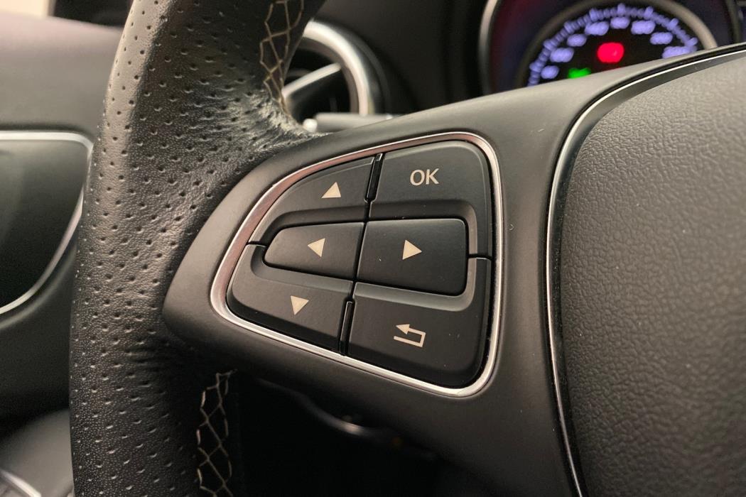 MERCEDES-BENZ A 2017