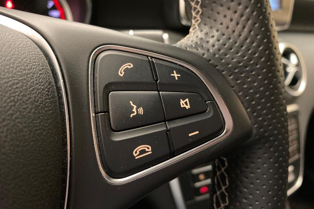 MERCEDES-BENZ A 2017