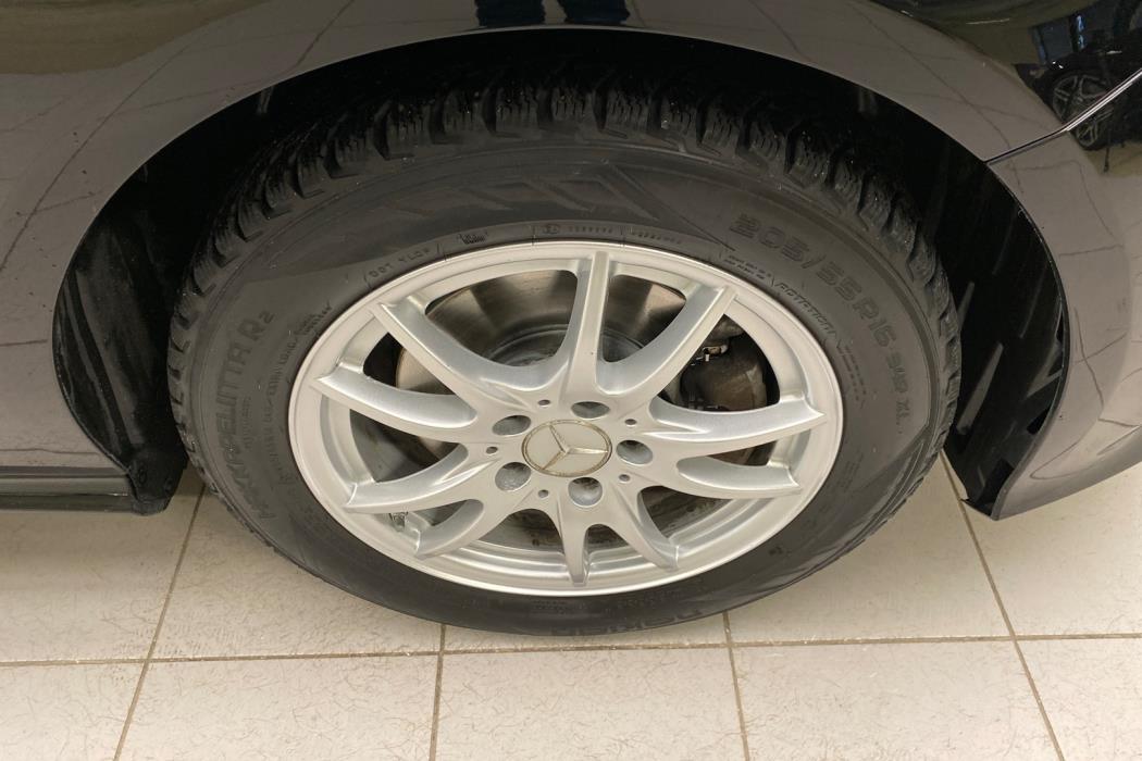 MERCEDES-BENZ A 2017