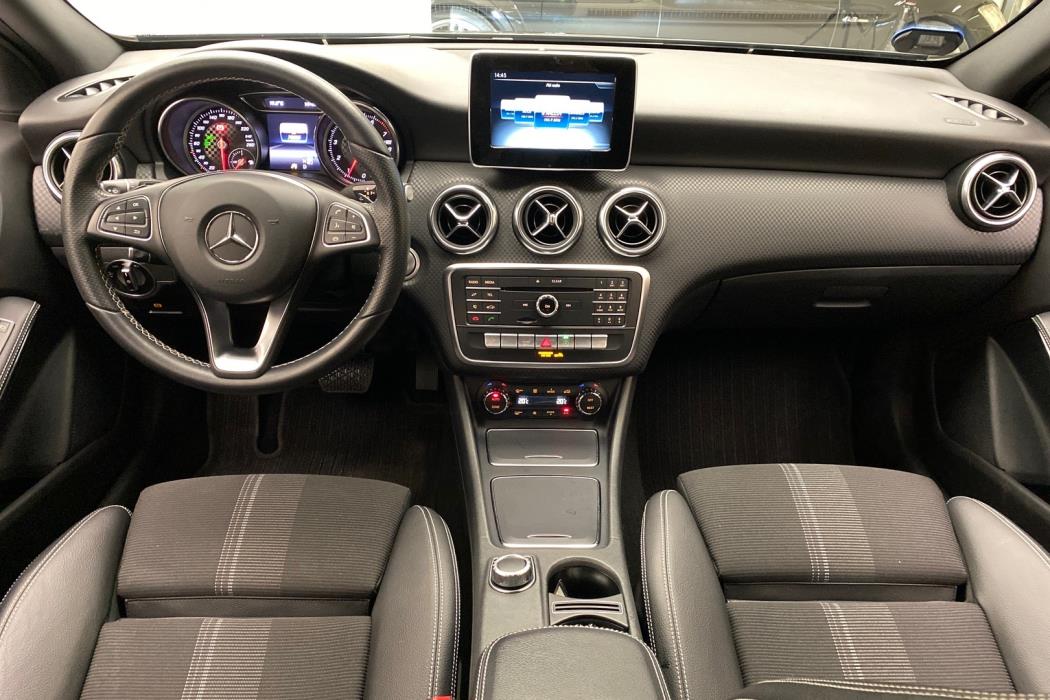 MERCEDES-BENZ A 2017