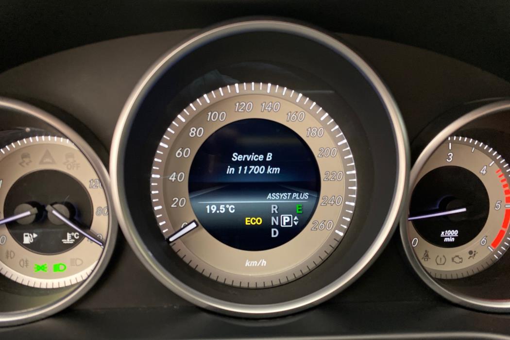 MERCEDES-BENZ E 2015