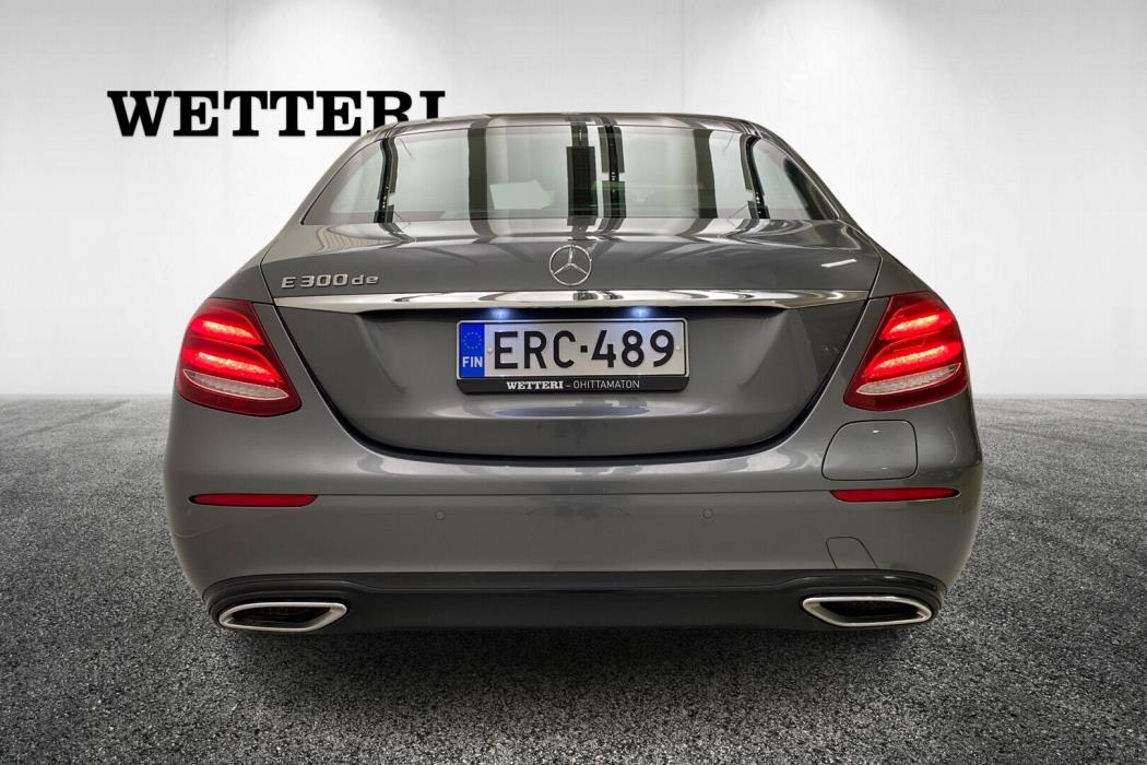 MERCEDES-BENZ E 2019