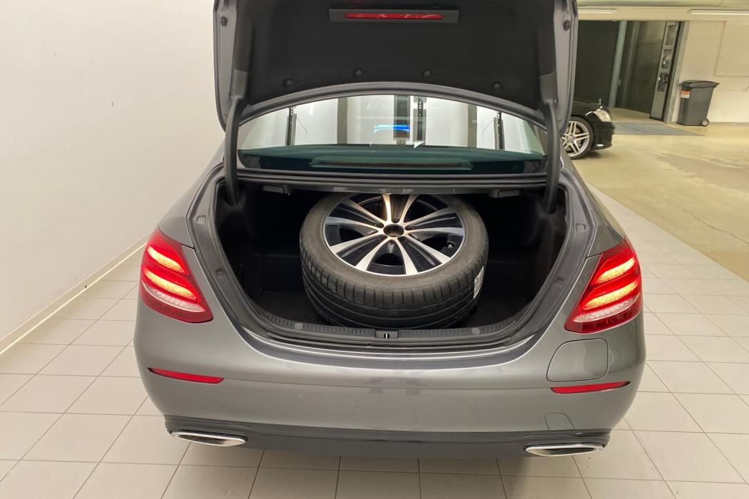 MERCEDES-BENZ E 2019