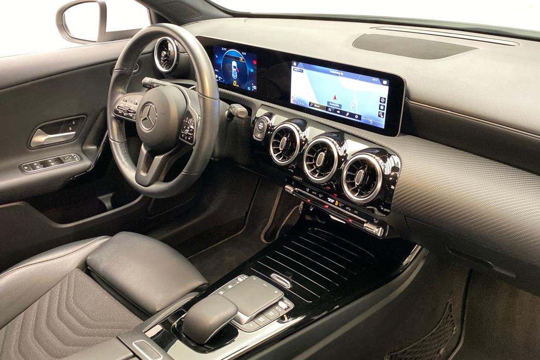 MERCEDES-BENZ A 2020
