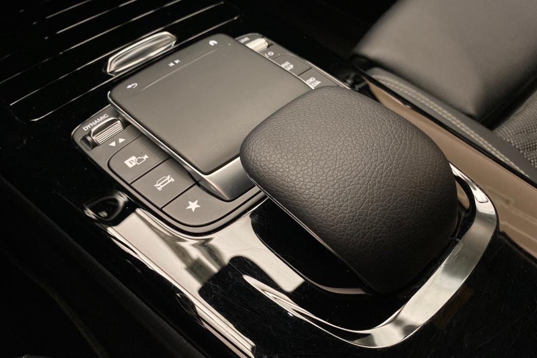 MERCEDES-BENZ A 2020