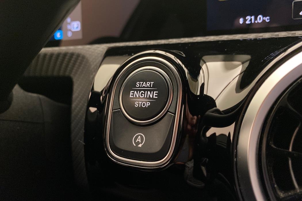 MERCEDES-BENZ A 2020