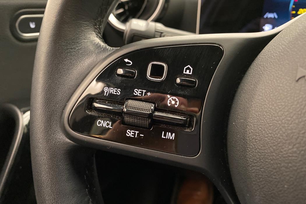 MERCEDES-BENZ A 2020