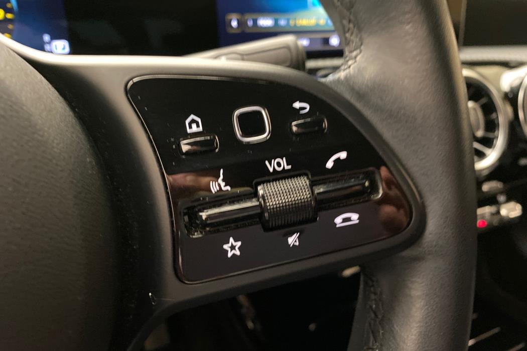 MERCEDES-BENZ A 2020