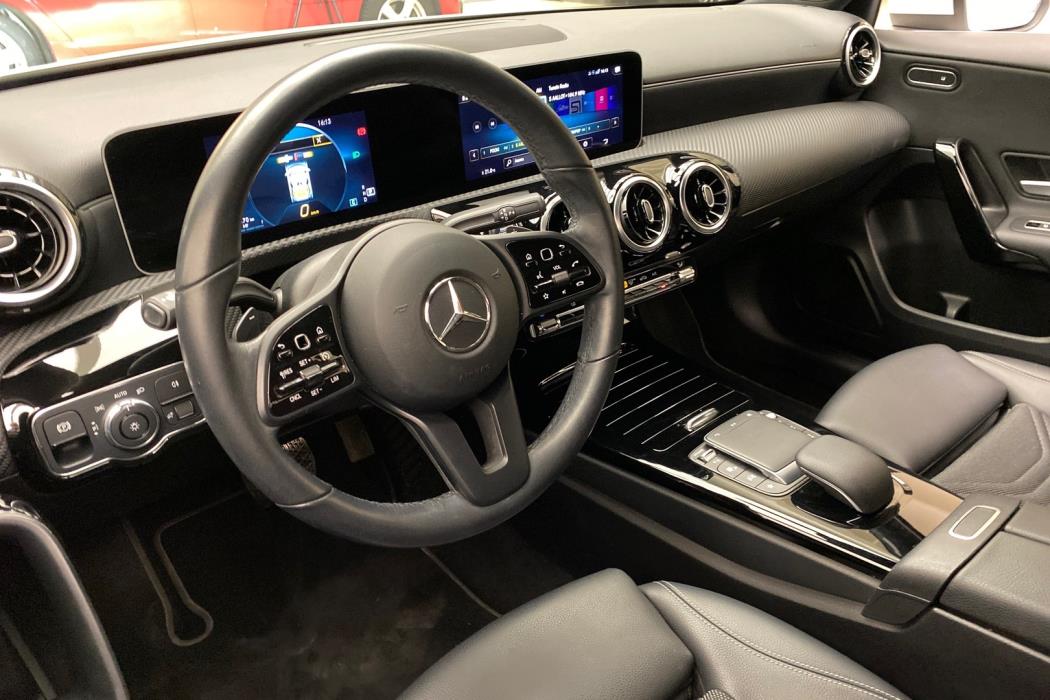MERCEDES-BENZ A 2020