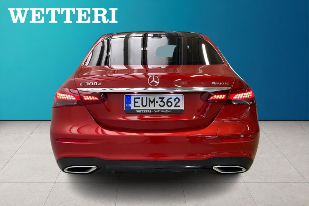 MERCEDES-BENZ E 2023
