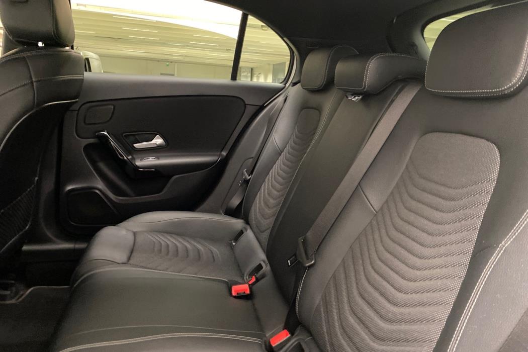 MERCEDES-BENZ A 2020