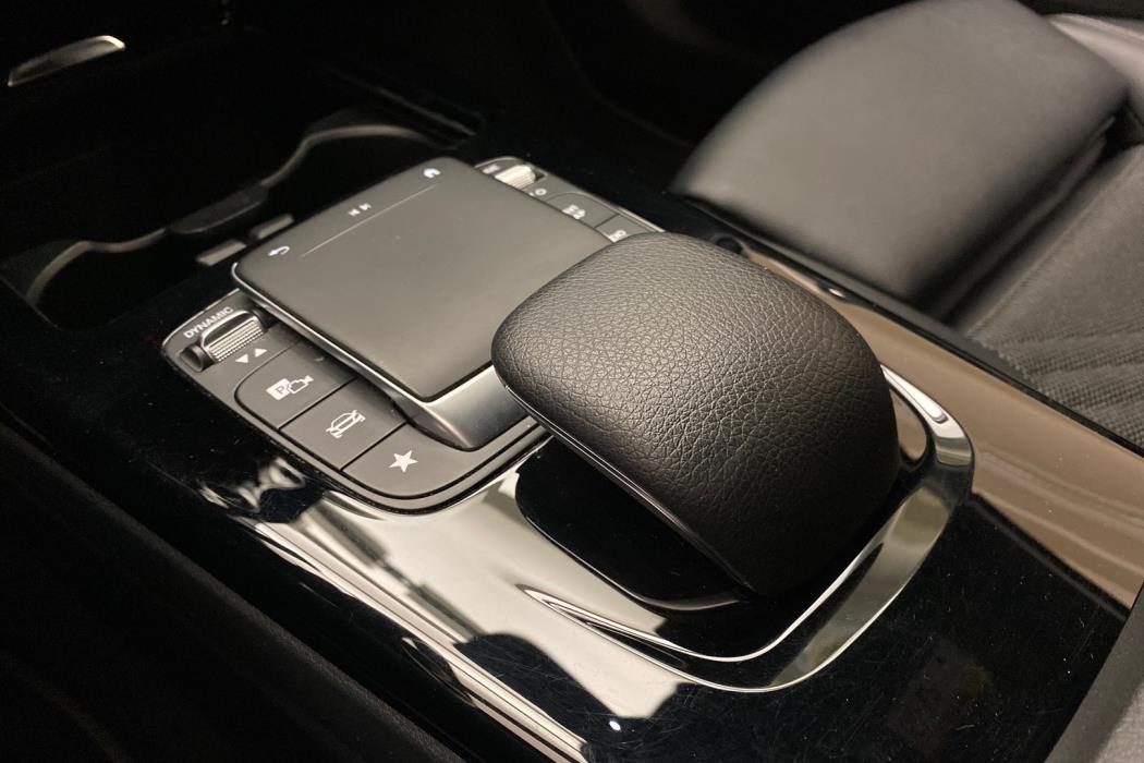 MERCEDES-BENZ A 2020