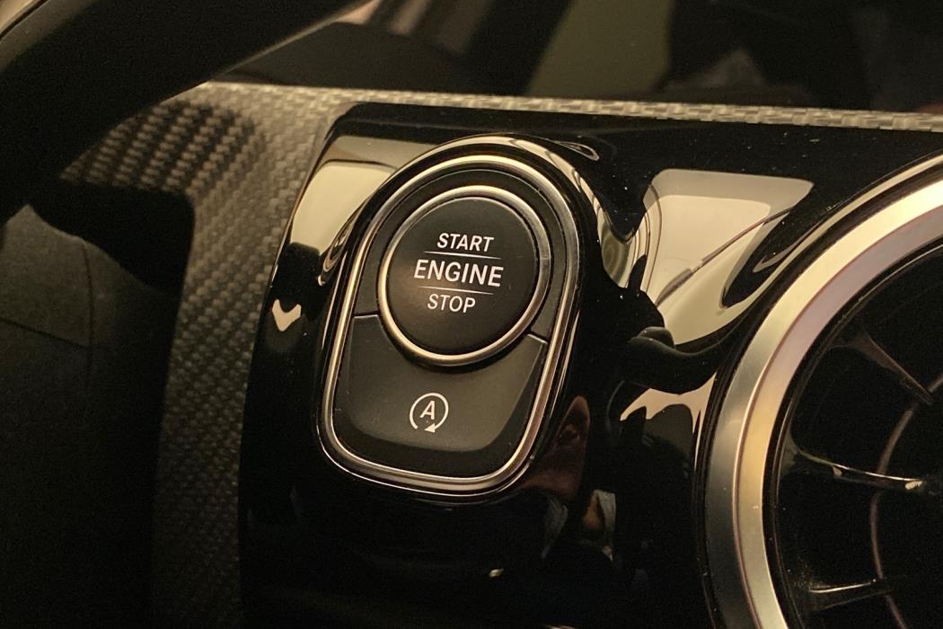 MERCEDES-BENZ A 2020