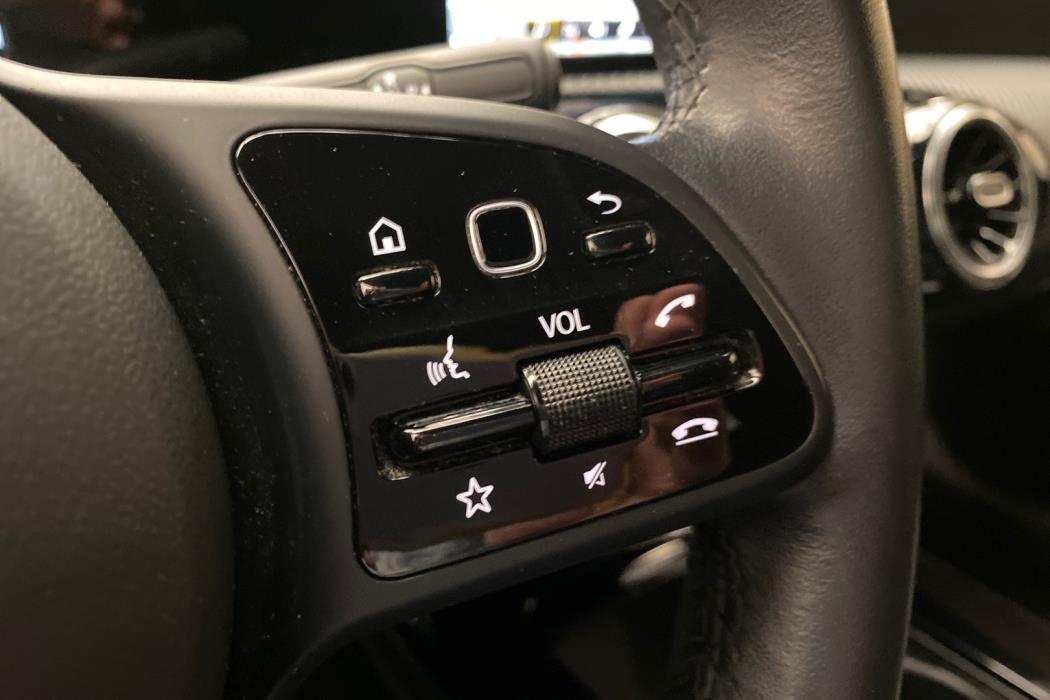 MERCEDES-BENZ A 2020