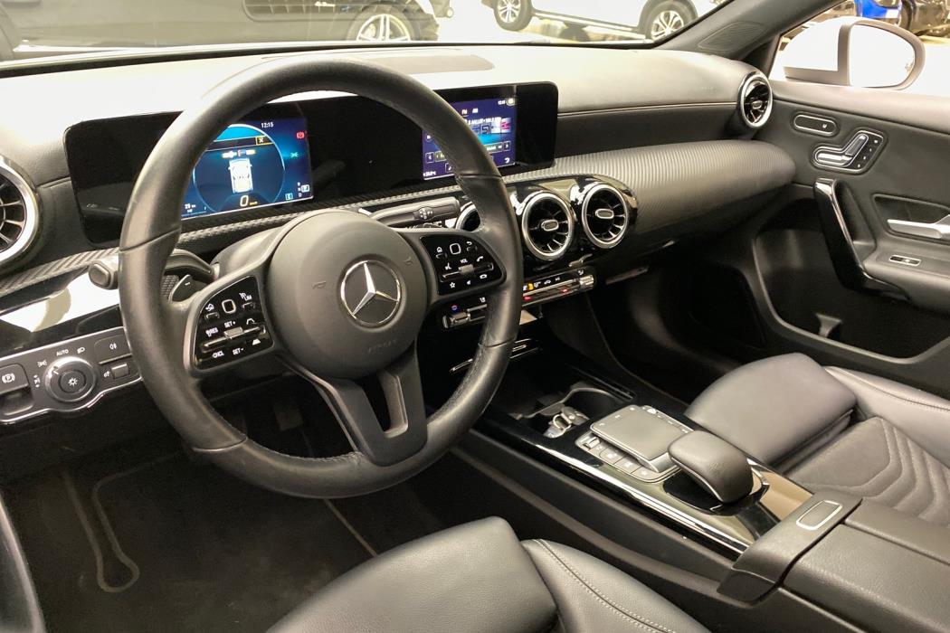 MERCEDES-BENZ A 2020