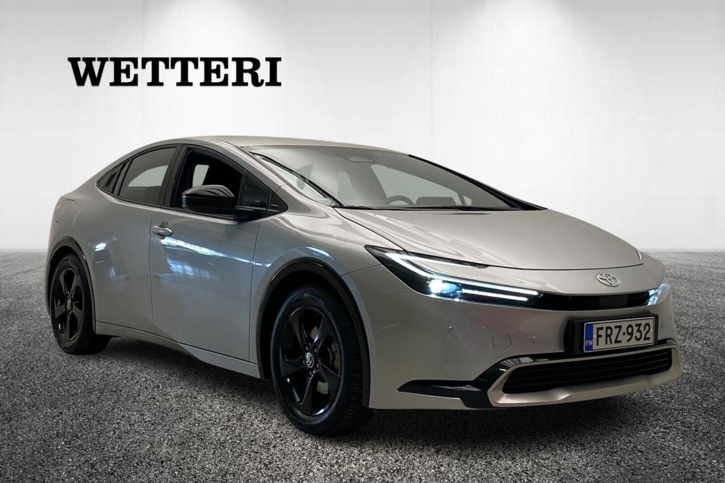 TOYOTA Prius Plug-in 2024