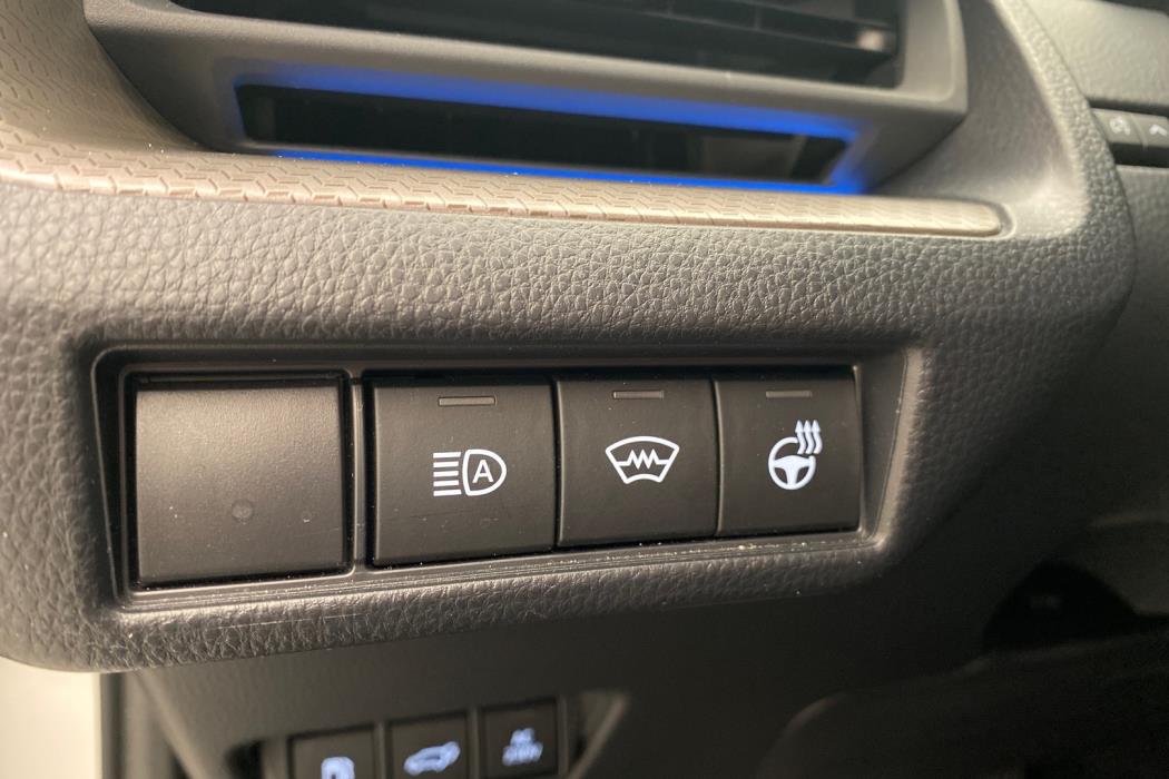 TOYOTA Prius Plug-in 2024