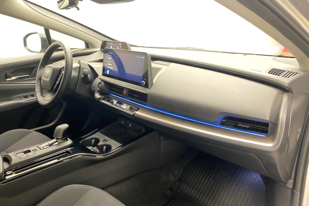 TOYOTA Prius Plug-in 2024