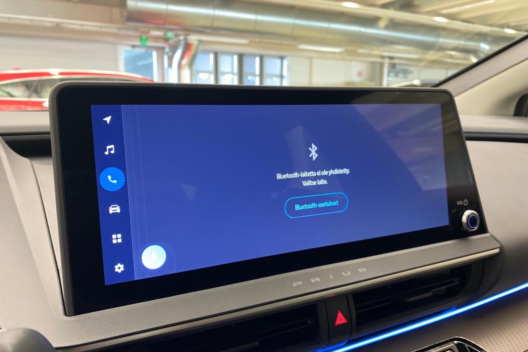TOYOTA Prius Plug-in 2024