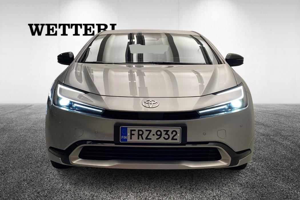 TOYOTA Prius Plug-in 2024